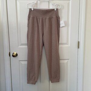 NWT Woman's Beyond Yoga Spacedye Midi Jogger in Chai Size M